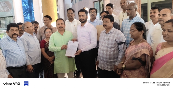 ಪಿಯುಸಿ ಮಂಡಳಿ ವಿಲೀನ : ಕಪ್ಪು ಪಟ್ಟಿ ಧರಿಸಿ ಪ್ರತಿಭಟನೆ