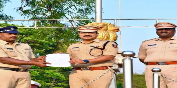 ವಿಜಯಪುರ ಜಿಲ್ಲಾ ಪೊಲೀಸ್ ಇಲಾಖೆಯಲ್ಲಿ ಸಿಬ್ಬಂದಿಗಳಿಗೆ ಮುಂಬಡ್ತಿ ಪತ್ರ ವಿತರಣೆ