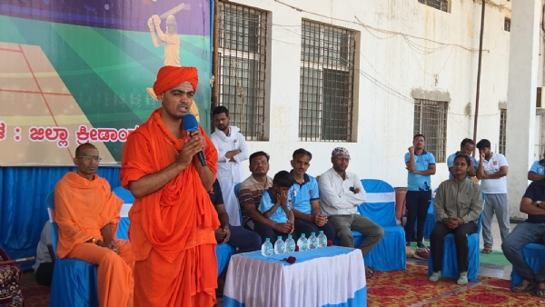 ಟ್ರೋಫಿ ಕ್ರಿಕೆಟ್ ಟೂರ್ನಿಗೆ ಚಾಲನೆ