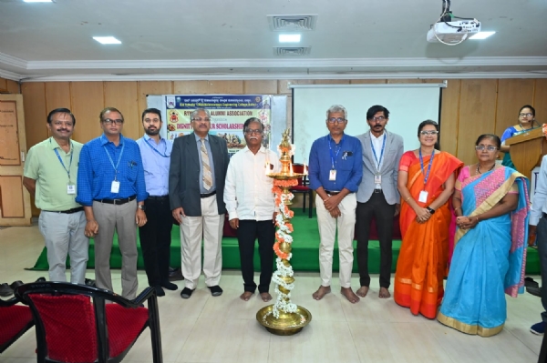 ಆರ್ವೈಎಂಇಸಿಯಿ0ದ  `ಡಿಗ್ನಿಟಿ ಇನ್ ಲೇಬರ್ ಸ್ಕಾಲರ್ಶಿಫ್-26’ ವಿತರಣೆ