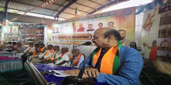 ಯಾರು ಸಾಲ ಮಾಡುತ್ತಾರೆ ಅವರೇ ತೀರಿಸುವ ಕಾನೂನು ಬರಬೇಕು: ಬೊಮ್ಮಾಯಿ