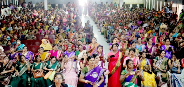 ಮಹಿಳೆ ಸರ್ವಶಕ್ತಳಾಗಿದ್ದು, ತನ್ನ ಶಕ್ತಿಯನ್ನು ಅರಿತು ಸ್ವಾವಲಂಬಿಯಾಗಬೇಕು: ನ್ಯಾ.ಮಹಾಂತೇಶ ದರಗದ