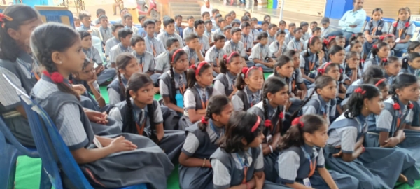 ಕಾರ್ಖಾನೆಗಳಿಗೆ ತುಂಗಭದ್ರಾ ನೀರು ರೈತರು ಬಂಡೇಳುವ ಕಾಲ ದೂರವಿಲ್ಲ: ಮೂಲಿಮನಿ