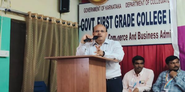 ಶಿಕ್ಷಣದ ಜತೆ ತಾಂತ್ರಿಕ ಕೌಶಲ್ಯಕ್ಕೆ ಹೆಚ್ಚು ಆದ್ಯತೆ ನೀಡಿ- ಜಿಲ್ಲಾಧಿಕಾರಿ ಡಾ. ಸುರೇಶ ಇಟ್ನಾಳ