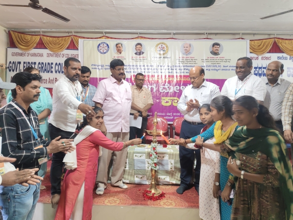 ಶಿಕ್ಷಣದ ಜತೆ ತಾಂತ್ರಿಕ ಕೌಶಲ್ಯಕ್ಕೆ ಹೆಚ್ಚು ಆದ್ಯತೆ ನೀಡಿ- ಜಿಲ್ಲಾಧಿಕಾರಿ ಡಾ. ಸುರೇಶ ಇಟ್ನಾಳ