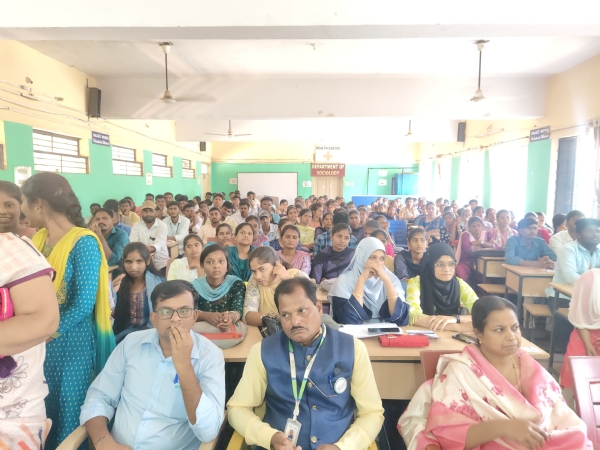 ಶಿಕ್ಷಣದ ಜತೆ ತಾಂತ್ರಿಕ ಕೌಶಲ್ಯಕ್ಕೆ ಹೆಚ್ಚು ಆದ್ಯತೆ ನೀಡಿ- ಜಿಲ್ಲಾಧಿಕಾರಿ ಡಾ. ಸುರೇಶ ಇಟ್ನಾಳ