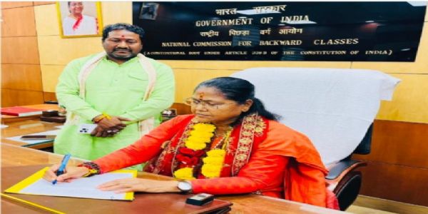 ಹಿಂದುಳಿದ ವರ್ಗಗಳ ರಾಷ್ಟ್ರೀಯ ಆಯೋಗದ ಅಧ್ಯಕ್ಷೆಯಾಗಿ ಸಾಧ್ವಿ ನಿರಂಜನ್ ಜ್ಯೋತಿ ಅಧಿಕಾರ ಸ್ವೀಕಾರ
