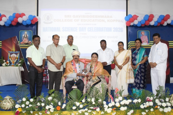 ಪ್ರೊ. ಸಿ.ವಿ. ರಾಮನ್ ವಿಶ್ವಕಂಡ ಶ್ರೇಷ್ಠ ವಿಜ್ಞಾನಿ - ಪ್ರೋ. ಎಸ್.ಟಿ. ನಂದಿಬೇವೂರು ಪ್ರೊ. ಸಿ.ವಿ. ರಾಮನ್ ವಿಶ್ವಕಂಡ ಶ್ರೇಷ್ಠ ವಿಜ್ಞಾನಿ - ಪ್ರೋ. ಎಸ್.ಟಿ. ನಂದಿಬೇವೂರು