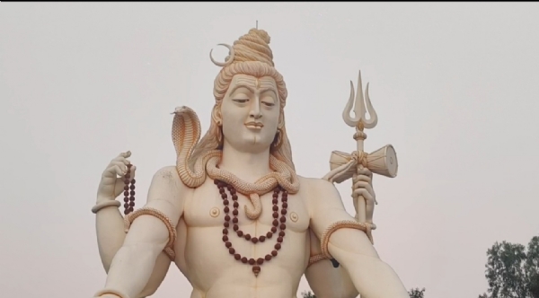 ಚಂದ್ರ ಚಂದ್ರ