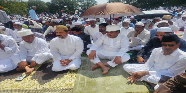 ವಿಜಯಪುರದಲ್ಲಿ ರಂಜಾನ್ ಹಬ್ಬದ ಪ್ರಾರ್ಥನೆ: ಸಚಿವ ಎಂ.ಬಿ. ಪಾಟೀಲ್ ಶುಭಾಶಯ