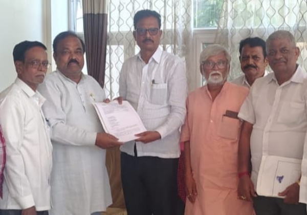 ಬಳ್ಳಾರಿ : ಜಿಲ್ಲೆಯ ರೈಲ್ವೆ ಅಭಿವೃದ್ಧಿಗಾಗಿ ಸಂಸದರ ಜೊತೆ ಚರ್ಚೆ