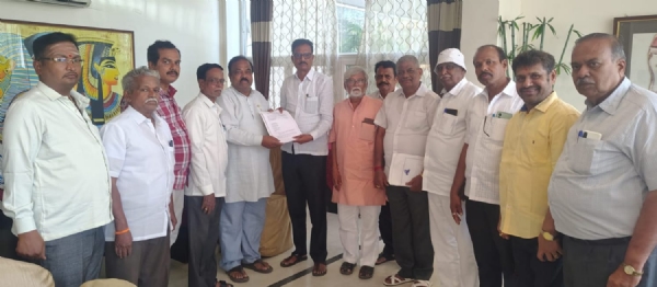 ಬಳ್ಳಾರಿ : ಜಿಲ್ಲೆಯ ರೈಲ್ವೆ ಅಭಿವೃದ್ಧಿಗಾಗಿ ಸಂಸದರ ಜೊತೆ ಚರ್ಚೆ