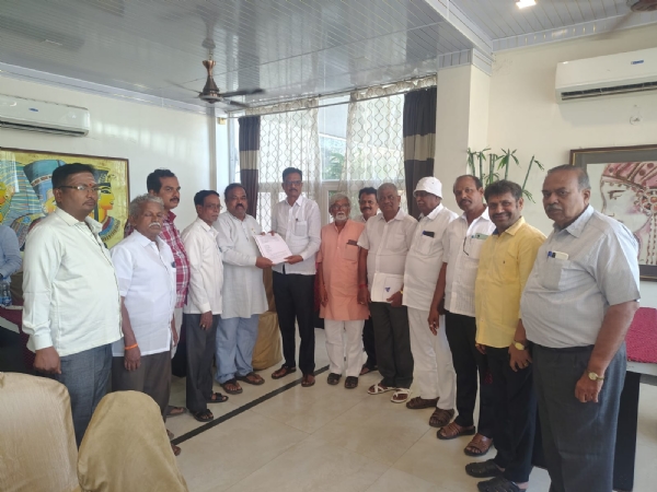 ಬಳ್ಳಾರಿ : ಜಿಲ್ಲೆಯ ರೈಲ್ವೆ ಅಭಿವೃದ್ಧಿಗಾಗಿ ಸಂಸದರ ಜೊತೆ ಚರ್ಚೆ