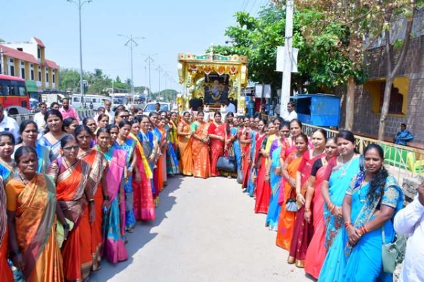 ದೇವರ ದಾಸಿಮಯ್ಯನವರ ಕೊಡುಗೆ ಅಪಾರವಾದದ್ದು: ಕರ್ಣಕುಮಾರ