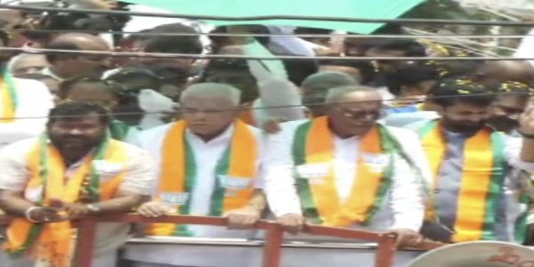 ದಾವಣಗೆರೆ: ಬಿಜೆಪಿ ಅಭ್ಯರ್ಥಿ ಶ್ರೀನಿವಾಸ್ ದಾಸ್ ಕರಿಯಪ್ಪ ನಾಮಪತ್ರ ಸಲ್ಲಿಕೆ