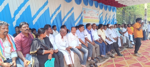 ಒಳ ಮೀಸಲಾತಿ ಜಾರಿಗೆ ಆಗ್ರಹ : ಕಪ್ಪು ಪಟ್ಟಿ ಧರಿಸಿ ಪ್ರತಿಭಟನೆ
