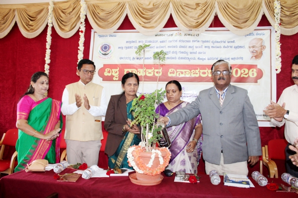 ಗ್ರಾಹಕರು ಉತ್ಪನ್ನ ಪರಿಶೀಲಿಸಿ, ಖರೀದಿಸಬೇಕು: ನ್ಯಾ.ಮಹಾಂತೇಶ ದರಗದ್