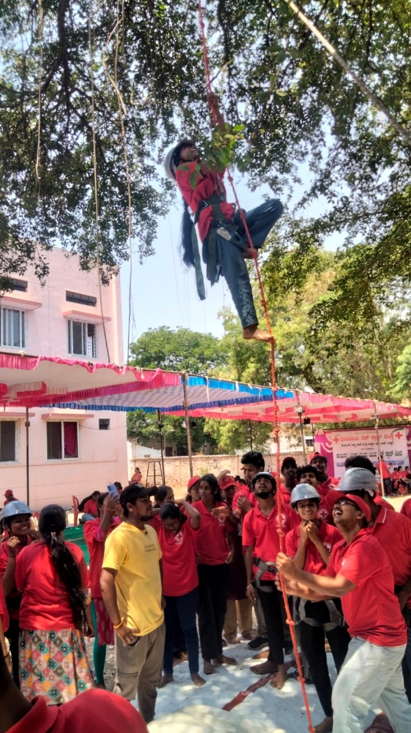 ಕಲ್ಬುರ್ಗಿ ವಿಭಾಗದ ಯುವ ರೆಡ್ಕ್ರಾಸ್ ಶಿಬಿರ