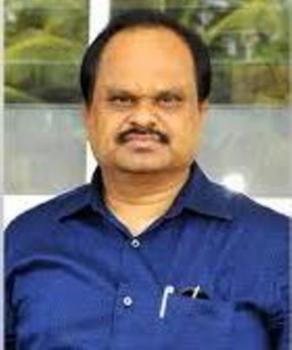 ಜಿಲ್ಲಾಧಿಕಾರಿ ಡಾ. ಎಂ.ಆರ್. ರವಿ ಜಿಲ್ಲಾಧಿಕಾರಿ ಡಾ. ಎಂ.ಆರ್. ರವಿ