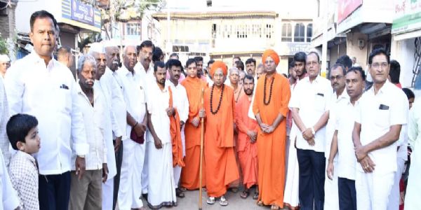 ತೋಂಟದಾರ್ಯ ಜಾತ್ರೆ ನಿಮಿತ್ಯ ವ್ಯಸನ ಮುಕ್ತ ಸಮಾಜಕ್ಕಾಗಿ ಪಾದಯಾತ್ರೆ