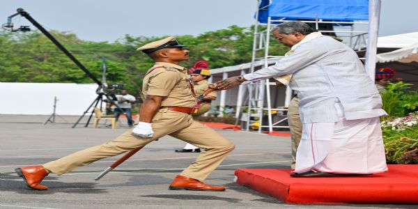 ಪೋಲಿಸ್ ಪ್ರಶಿಕ್ಷಣಾರ್ಥಿಗಳ ನಿರ್ಗಮನ ಪಥ ಸಂಚಲನ