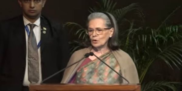 ಇರಾನ್ ಬಿಕ್ಕಟ್ಟಿನ ಬಗ್ಗೆ ಕೇಂದ್ರ ಸರ್ಕಾರದ ಮೌನ ಪ್ರಶ್ನಿಸಿದ ಸೋನಿಯಾ ಗಾಂಧಿ