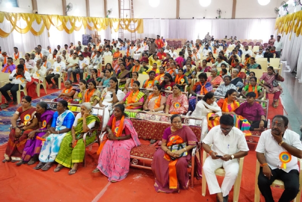 ಯುವಪೀಳಿಗೆ ಶಿಕ್ಷಣದಿಂದ ಮಾತ್ರ ಮುಂಚೂಣಿಗೆ ಬರಲು ಸಾಧ್ಯ ಯುವಪೀಳಿಗೆ ಶಿಕ್ಷಣದಿಂದ ಮಾತ್ರ ಮುಂಚೂಣಿಗೆ ಬರಲು ಸಾಧ್ಯ