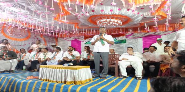 ಬಾಗಲಕೋಟೆ:ಶಿರೂರಿನಲ್ಲಿ ಉಮೇಶ್ ಮೇಟಿ ಪರ ಸತೀಶ್ ಜಾರಕಿಹೊಳಿ ಮತಯಾಚನೆ