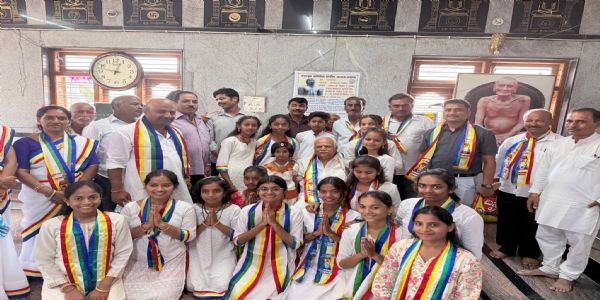 ಮಹಾವೀರ ಜಯಂತಿ: ಹವಗಿ ಜೈನ ಬಸದಿಗೆ ಶಾಸಕ ಆರ್.ವಿ. ದೇಶಪಾಂಡೆ ಭೇಟಿ, ವಿಶೇಷ ಪೂಜೆ