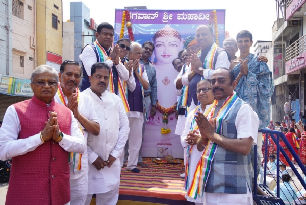 ಭಗವಾನ್ ಮಹಾವೀರರ ತತ್ವಗಳು ಸಮಾಜಕ್ಕೆ ದಾರಿದೀಪ: ಲಿಡ್ಕರ್ ಅಧ್ಯಕ್ಷ ಮುಂಡರಗಿ ನಾಗರಾಜ