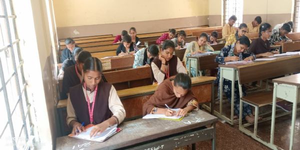 ಪ್ರಬಂಧ ಸ್ಪರ್ಧೆ