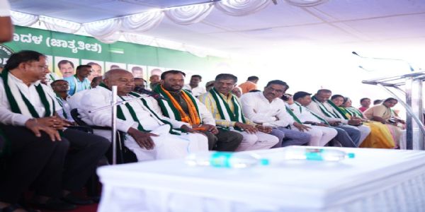 ಕೋಲಾರ ಚಿಕ್ಕಬಳ್ಳಾಪುರ ಜಿಲ್ಲೆಗಳಿಗೆ ಕೊಳಚೆ ನೀರು ಪೂರೈಕೆ ; ದೇವೇಗೌಡ ಆಕ್ರೋಶ