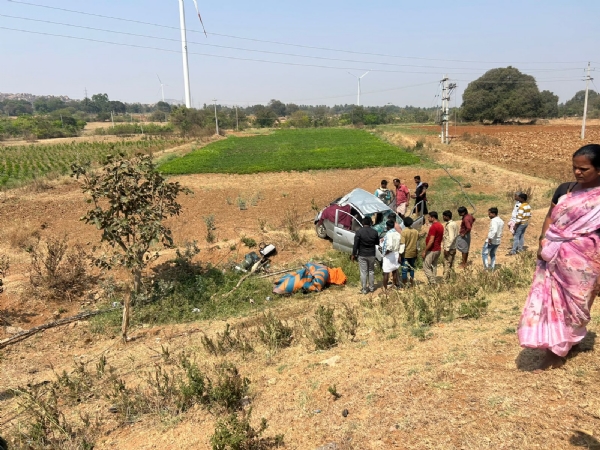 ಕಾರು ಪಲ್ಟಿ ; ಬೆಂಗಳೂರಿನ ವೃದ್ಧ ದಂಪತಿ ಸಾವು