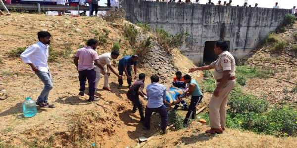 ಕಾರು ಪಲ್ಟಿ ; ಬೆಂಗಳೂರಿನ ವೃದ್ಧ ದಂಪತಿ ಸಾವು