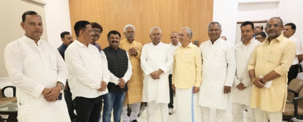 ಬಿಹಾರದ ಪ್ರಶಾಂತ್ ಕುಮಾರ್ ಜೆಡಿಯು ಪಕ್ಷದ ಕೇಂದ್ರ ಕಛೇರಿಯಲ್ಲಿ ಭಾನುವಾರ ಪಕ್ಷಕ್ಕೆ ಅಧಿಕೃತವಾಗಿ ಸೇರ್ಪಡೆಯಾದರು.