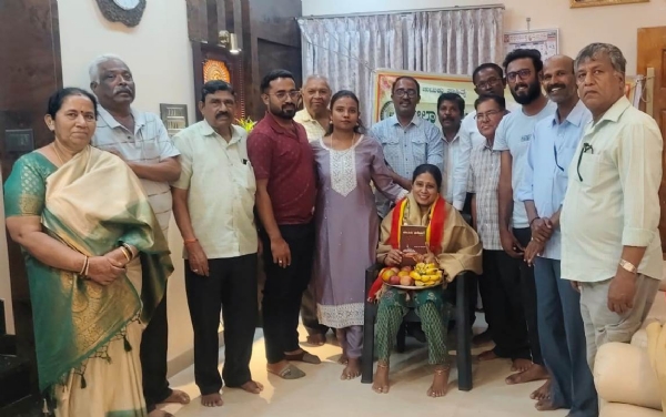 ಚುಟುಕು ಸಾಹಿತ್ಯ ಪರಿಷತ್ ಆಶ್ರಯದಲ್ಲಿ ಮಹಿಳಾ ದಿನಾಚರಣೆಯ ಅಂಗವಾಗಿ ಜಿಲ್ಲಾ ಅಂಗವಿಕಲರ ಕಲ್ಯಾಣ ಅಧಿಕಾರಿ ಆರ್ ಮಂಜುಳಾ ರವರನ್ನು ಸನ್ಮಾನಿಸಲಾಯಿತು.