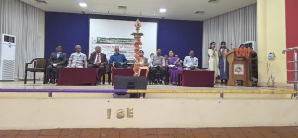 ದೇಶದಲ್ಲಿ ಮಹಿಳೆಯರು ಅಭಿವೃದ್ಧಿಯ `ಸಕ್ರಿಯ ವೇಗವರ್ಧಕರು’ : ಡಾ. ಅಜಿತ್ ಕೆ.ಎಂ. ದೇಶದಲ್ಲಿ ಮಹಿಳೆಯರು ಅಭಿವೃದ್ಧಿಯ `ಸಕ್ರಿಯ ವೇಗವರ್ಧಕರು’ : ಡಾ. ಅಜಿತ್ ಕೆ.ಎಂ.