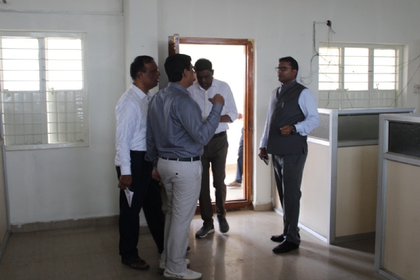 ಕಚೇರಿಯ ಸಮಯ ಬದಲಾವಣೆ : ಸಿಇಒ ಈಶ್ವರ ಕುಮಾರ್ ಹಾಜರಾತಿ ಪರಿಶೀಲನೆ