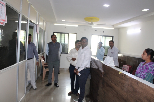 ಕಚೇರಿಯ ಸಮಯ ಬದಲಾವಣೆ : ಸಿಇಒ ಈಶ್ವರ ಕುಮಾರ್ ಹಾಜರಾತಿ ಪರಿಶೀಲನೆ