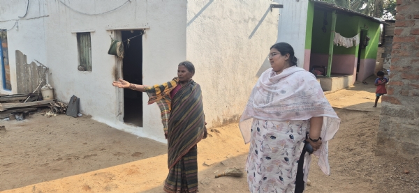 ಹ್ಯಾಟಿ ಮುಂಡರಗಿಯ ದುರ್ಗಮ್ಮಳನ್ನು ಭೇಟಿ ಮಾಡಿದ ಮಹಿಳಾ ಕಾಂಗ್ರೆಸ್