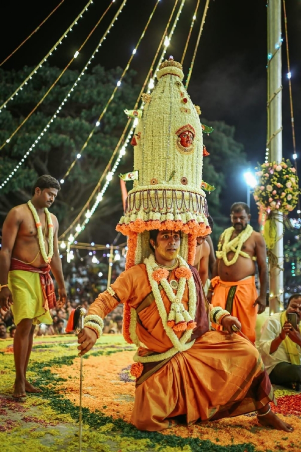 ಕೋಲಾರ ತಾಲ್ಲೂಕಿನ ವೇಮಗಲ್ ಕರಗ ಮಹೋತ್ಸವ ಸಂಭ್ರಮದಿ0ದ ನಡೆಯಿತು.