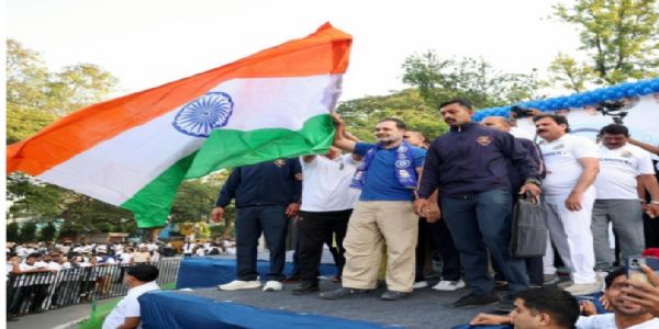 ರನ್ ಫಾರ್ ಅಂಬೇಡ್ಕರ್–ರನ್ ಫಾರ್ ಸಂವಿಧಾನ್’ ಮ್ಯಾರಥಾನ್ಗೆ ರಾಹುಲ್ ಗಾಂಧಿ ಚಾಲನೆ