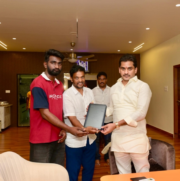 ಸ್ವಯಂ ಗಣತಿ : ಶಾಸಕ ನಾರಾ ಭರತರೆಡ್ಡಿ ಸ್ವಯಂ ಗಣತಿ : ಶಾಸಕ ನಾರಾ ಭರತರೆಡ್ಡಿ