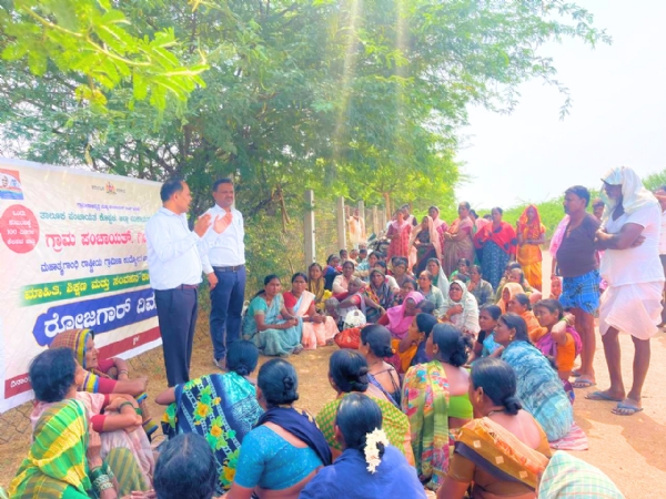 ಕೂಲಿ ಕೆಲಸದೊಂದಿಗೆ ವಿಮೆ ಮಾಡಿಕೊಳ್ಳಿ - ಶ್ರೀನಿವಾಸ ಚಿತ್ರಗಾರ
