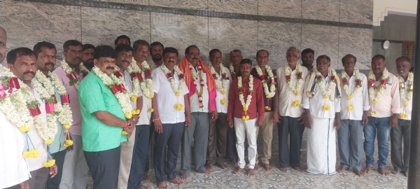 ಕೋಲಾರ ತಾಲ್ಲೂಕು ದಿಂಬಚಾಮನಹಳ್ಳಿ ಹಾಗೂ ನೆರ್ನಹಳ್ಳಿ ಸಹಕಾರ ಸಂಘಗಳ ನೂತನ ನಿರ್ದೇಶಕರನ್ನು ಸನ್ಮಾನಿಸಲಾಯಿತು.