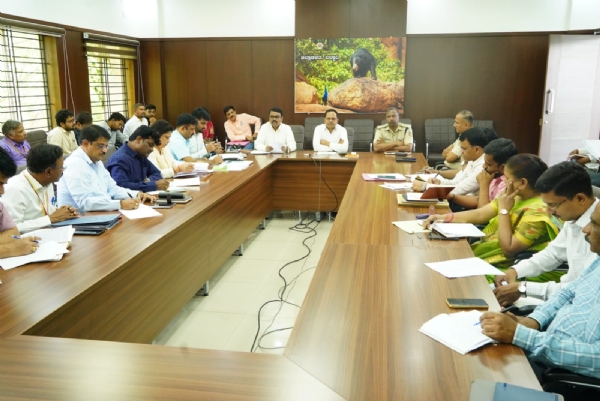 ಜಿಲ್ಲಾಧಿಕಾರಿ