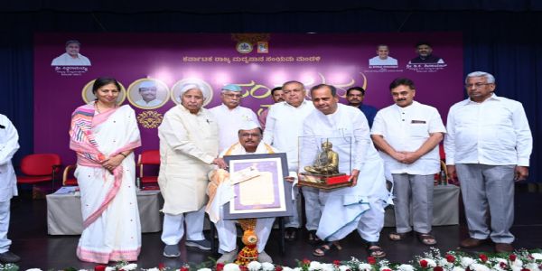 ಡಿ. ಆರ್. ಪಾಟೀಲರಿಗೆ ಸಂಯಮ ಪ್ರಶಸ್ತಿ ಪ್ರದಾನ