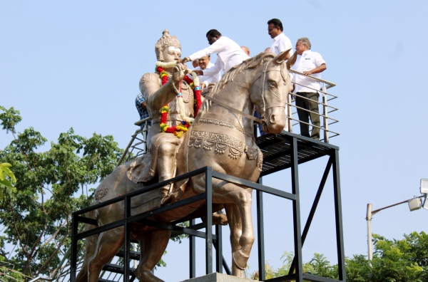 ಜಗಜ್ಯೋತಿ ಶ್ರೀ ಬಸವೇಶ್ವರ ಜಯಂತಿ: ಪುಷ್ಪನಮನ