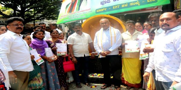 ರಸ್ತೆ ಅಭಿವೃದ್ಧಿ ಕಾಮಗಾರಿಗಳಿಗೆ ಸಚಿವ ದಿನೇಶ್ ಗುಂಡೂರಾವ್ ಗುದ್ದಲಿ ಪೂಜೆ