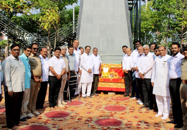 ಜಗಜ್ಯೋತಿ ಶ್ರೀ ಬಸವೇಶ್ವರ ಜಯಂತಿ: ಪುಷ್ಪನಮನ